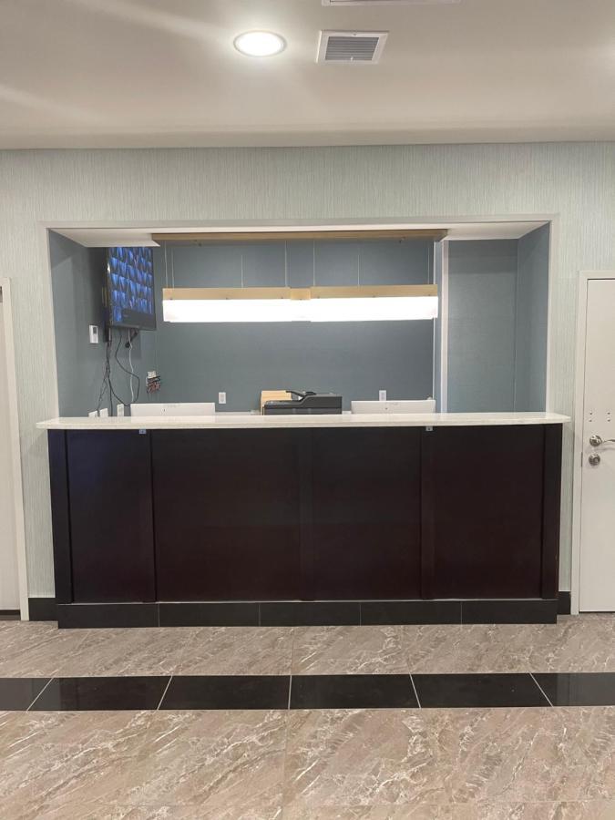 Magna Hotel Jfk Airtrain Ню Йорк Екстериор снимка